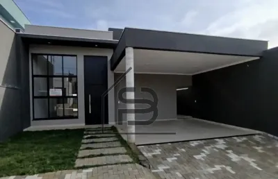 Casa térrea à venda condomínio portal da serra, 3 dormitórios sendo 1 suíte com closet, área gourmet com churrasqueira, quintal, 2 vagas de garagem cobertas e 2 vagas descobertas.