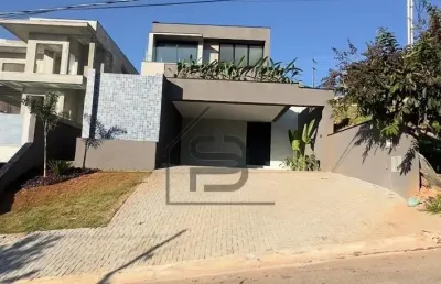 Sobrado à venda condomínio vale das águas, 3 suítes sendo uma delas master, piscina, área gourmet, 4 vagas para carros, bragança paulista.
