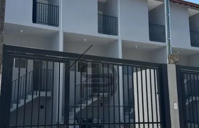 Sobrado à venda vila aparecida, 73m² sendo, 2 dormitórios sendo1 suíte com sacada, 1 banheiro social, sala, cozinha, espaço para lavado debaixo da escada, lavanderia e quintal nos fundos e garagem par