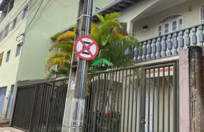 Casa com 4 quartos para alugar na vila do carmo, mariana  por r$ 7.990