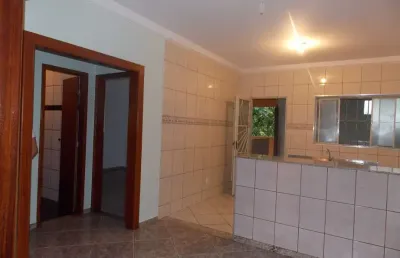 Casa com 2 quartos para alugar na marília dirceu, mariana  por r$ 3.000