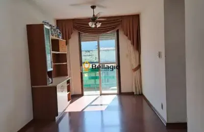 Ótimo apartamento de 2 dormitorios, dependência e garagem fechada!!!