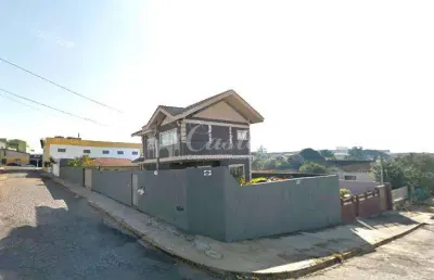 Excelente casa em uvaranas, podendo ser residencial e comercial
