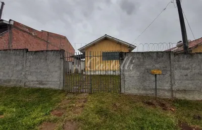Casa no jardim panamá, contendo 2 quartos,  com amplo terreno