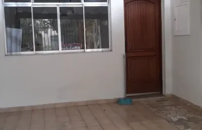 Sobrado com 2 dorm,2 banheiros 1vaga  prox.pq anchieta