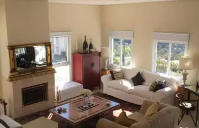 Casa ampla com 4 suítes e elevador - estuda permuta!