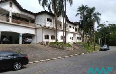 Mansão de esquina no alpha 1 - oportunidade para retrofit - aceita permuta