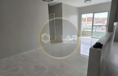 Apartamento de 2 dormitórios em prédio com elevador