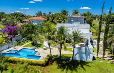 Linda casa com 6 qtos e 3 suítes, lazer total para o seu conforto