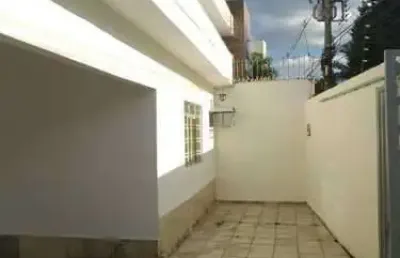 Casa com 3 quartos para alugar na avenida senador josé lourenço dias, setor central, anápolis, 110 m2 por r$ 2.300