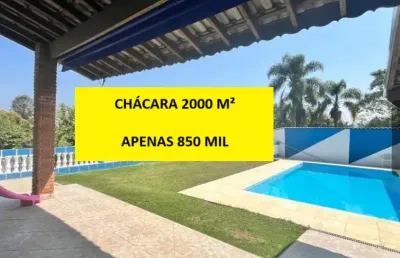 Linda chácara no bairro do vertentes em biritiba mirim