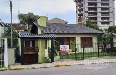 Casa com 3 quartos à venda no Centro, Farroupilha 