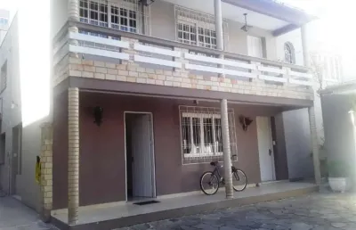 Casa com 6 quartos à venda no São Pelegrino, Caxias do Sul 