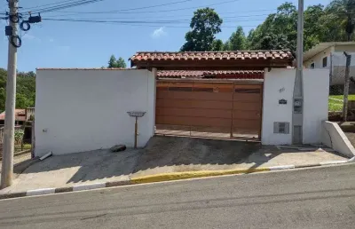 Pequena chácara para venda em morungaba com área total de 500m² e 180m² de construção