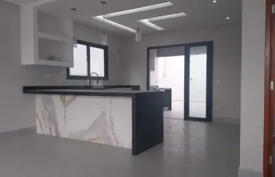 Linda casa moderna no villa real em bragança paulista