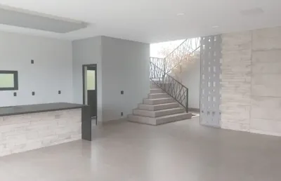 Maravilhosa casa com 3 suítes no condomínio villa real em bragança paulista