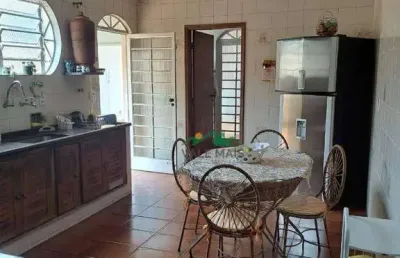 Casa com 4 dormitórios à venda, 268 m² por r$ 900.000,00 - centro - guaratinguetá/sp