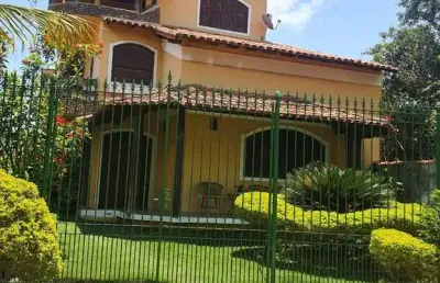 Belíssima casa triplex em estilo colonial – praia linda / são pedro da alde