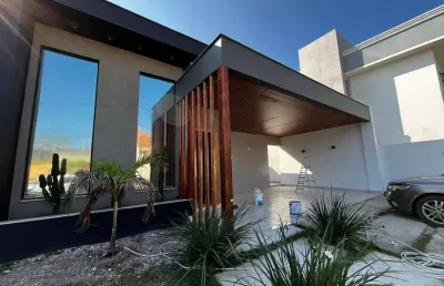 Ótima casa, com piscina, em cond. residencial alto padrão