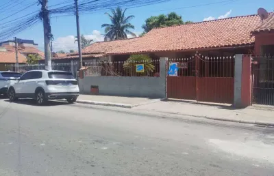 Casa maravilhosa, com piscina, em local privilegiado