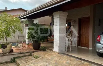 Casa de com 3 dormitórios, sendo uma suíte e piscina em ribeirânia, ribeirão preto