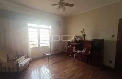Casa à venda com 4 quartos, sendo 1 suíte, no bairro monte alegre, em ribeirão preto.