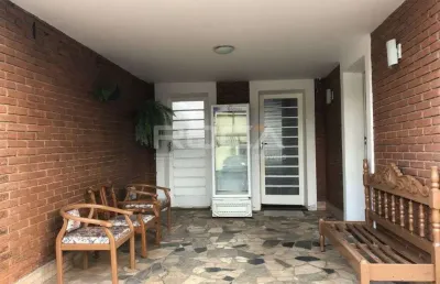 Casa térrea à venda com 3 quartos, sendo 1 suíte, no centro de ribeirão preto.