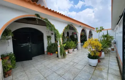 Vendo  sobrado amplo – ideal para moradia ou investimento comercial!