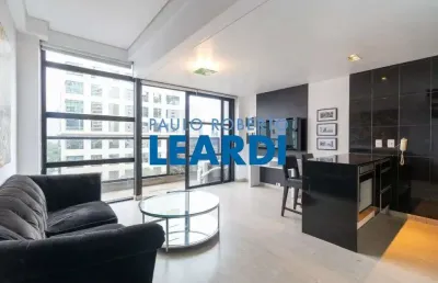 Apartamento à venda na rua doutor eduardo de souza aranha, 67, vila olímpia, são paulo por r$ 890.000