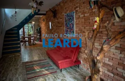 Casa à venda na rua barão do bananal, 1399, pompéia, são paulo por r$ 1.600.000