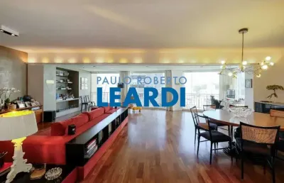 Apartamento à venda na rua doutor renato paes de barros, 956, vila olímpia, são paulo por r$ 5.100.000