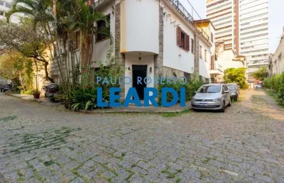 Casa em condomínio fechado à venda na rua pamplona, 1364, jardim paulista, são paulo por r$ 2.700.000