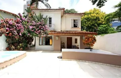 Casa com 4 quartos à venda na rua josé de freitas guimarães, 112, pacaembu, são paulo por r$ 4.100.000
