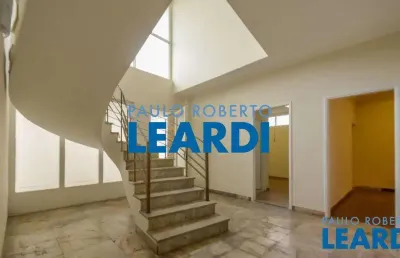 Casa à venda na rua almirante pereira guimarães, 360, pacaembu, são paulo por r$ 2.800.000