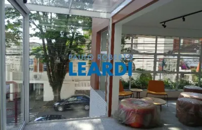 Casa para alugar na rua bahia, 843, pacaembu, são paulo por r$ 120.000