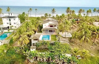 Casa deliciosa à beira mar e cercada por natureza,condomínio fechado em porto sauípe, praia privativa,  segurança 24h.