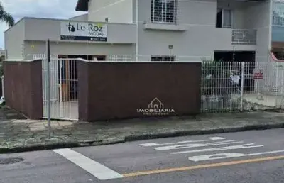 Sobrado com 3 dormitórios à venda, 151 m² por r$ 750.000 - portão - curitiba/pr