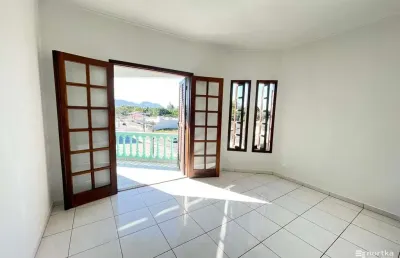 Apartamento com 3 quartos para alugar no Fábio Silva, Tubarão 