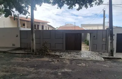 Maravilhosa casa plana próximo as tapioqueiras e supermercado pinheiro na ce-040!