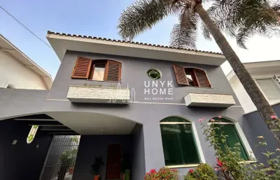 Aluga-se , ou, vende-se - casa com 4 dormitórios , churrasqueira e quintal.