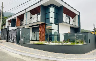 Casa à venda na Rua Rio Negrinho, 536, Saguaçu, Joinville