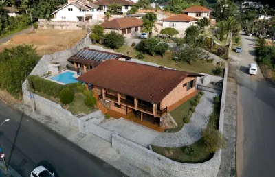 Casa com 4 quartos à venda na Rua Marquês de Pombal, 12, Iririú, Joinville
