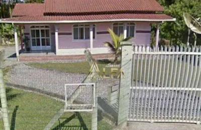 Casa com localização prívilegiada, terreno com mais de 1000 m².