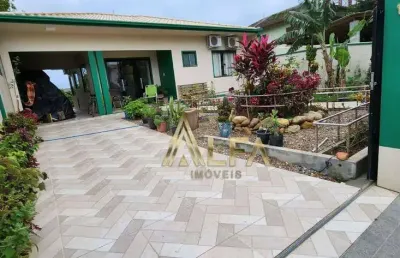 Casa com 3 quartos à venda na Rua João Mariano Furtado, 396, Armação, Penha