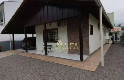 Casa com 4 dormitórios à venda por r$ 800.000 - centro - penha/sc
