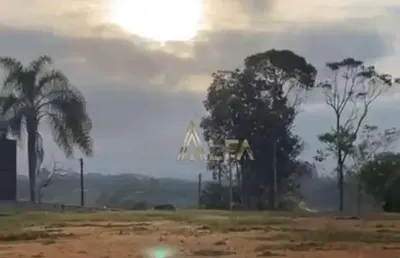 Ideal para quem busca espaço tranquilidade e contato com a natureza e liberdade.