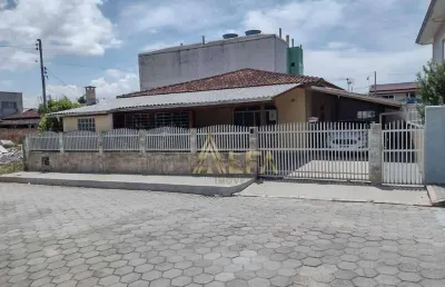 Casa com 3 quartos à venda na Rua Lacy Batista Ferreira, 50, Gravatá, Penha