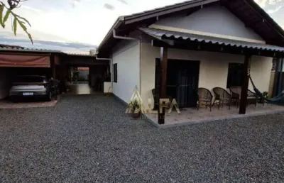 Casa com 6 dormitórios à venda, 200 m² por r$ 850.000 - praia de armação do itapocorói - penha/sc