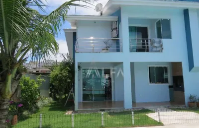 Casa moderna e mobiliada a 200m do mar no centro de navegantes