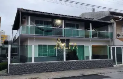 Casa 2 pavimentos  com entradas separadas - cordeiros - itajaí/sc